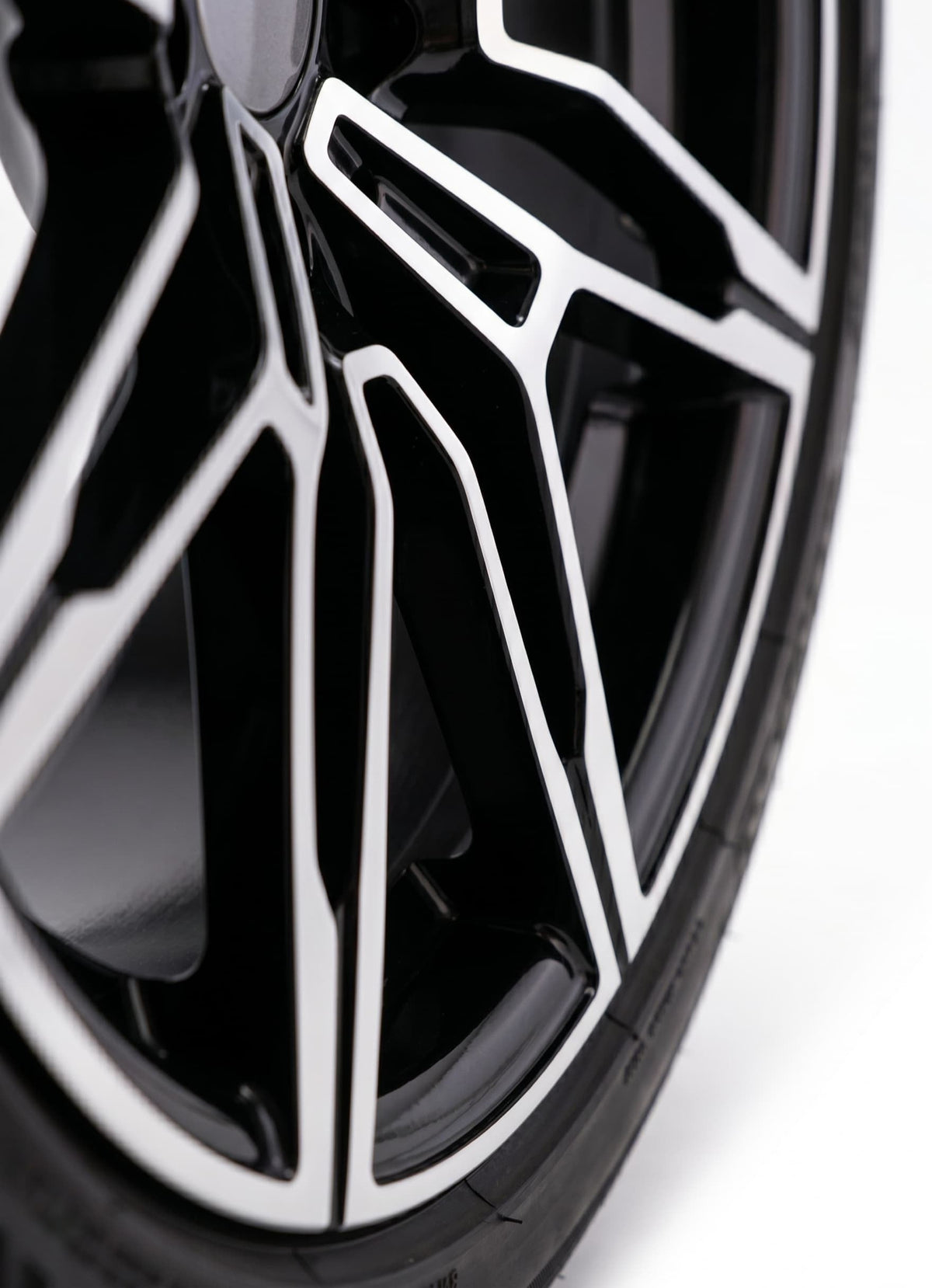 SW-825 Series-Performance - Black Machined Face